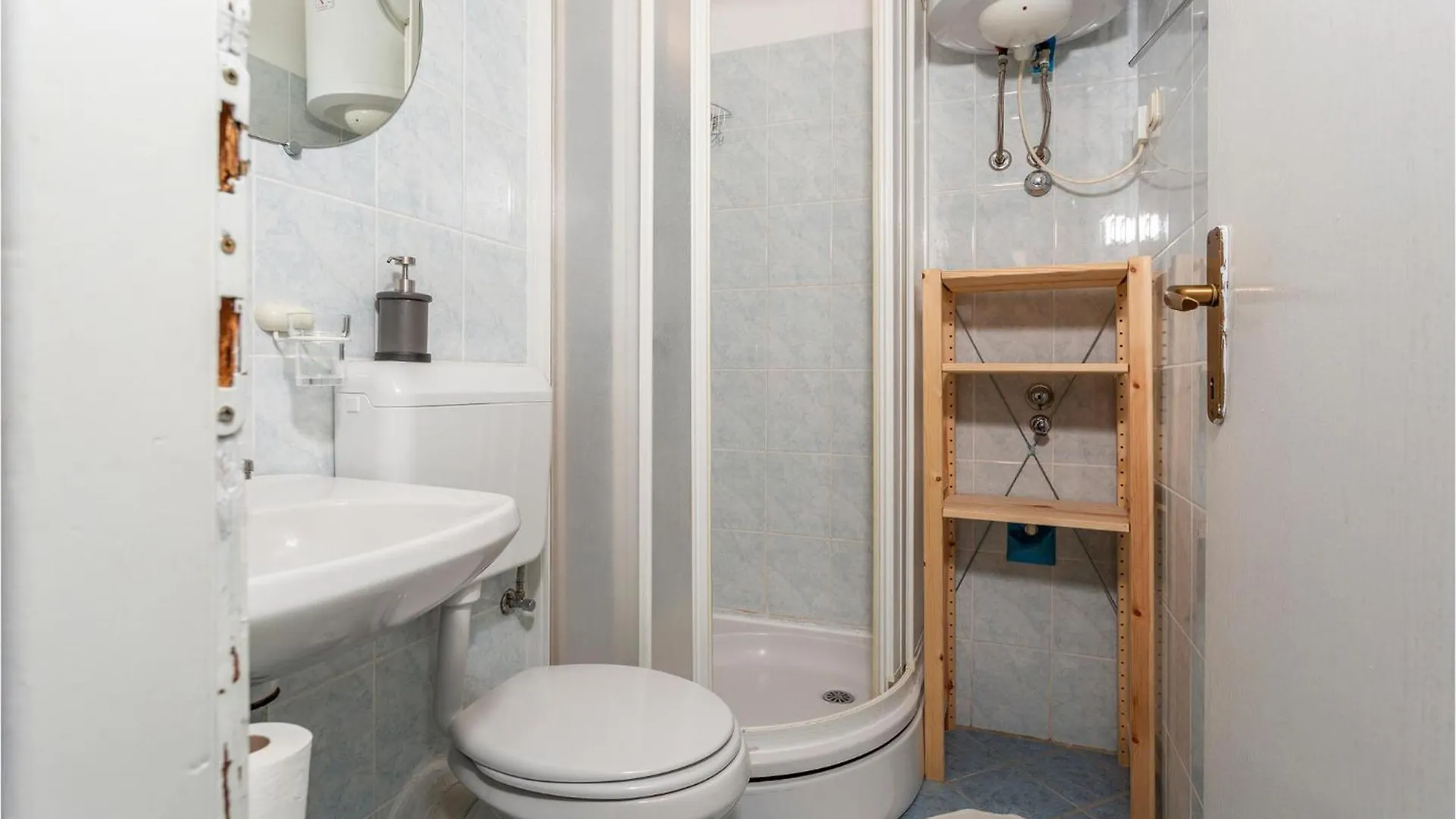 Awesome Apartment In Pinezici With Wifi